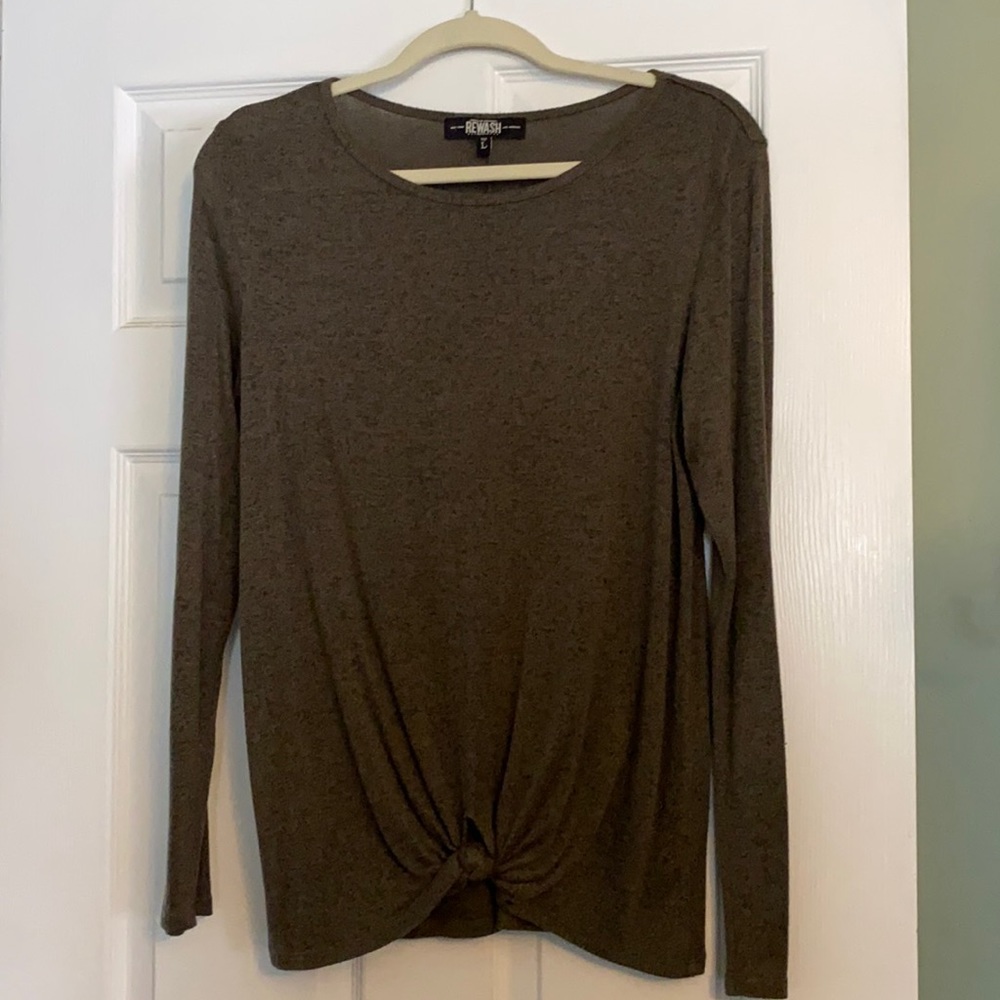 Hunter green long sleeve sweater with knot